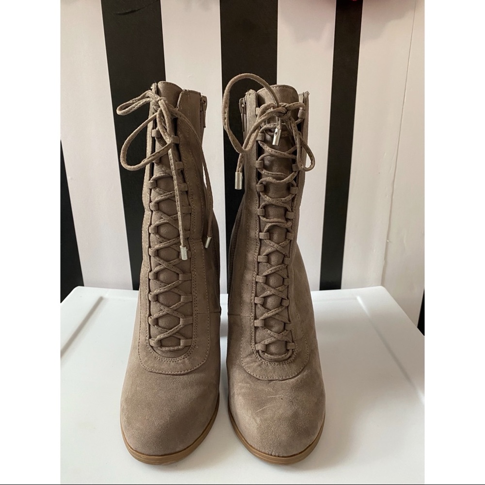 Almost New tan ankle booties w/ zipper